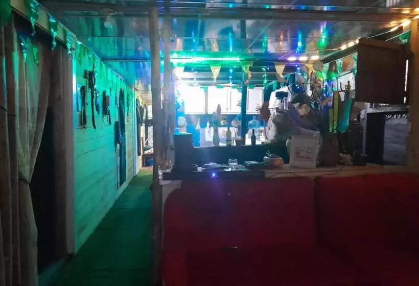 ユースホステル Hostal Cafe Axel