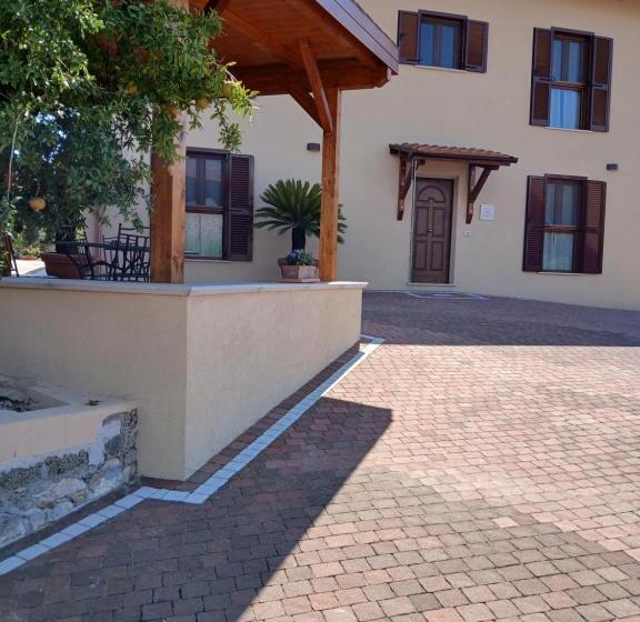 ベッドアンドブレックファースト La Rovazzola