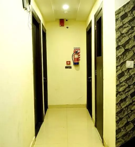 هتل Bal Residency 120 Mt Golden Temple