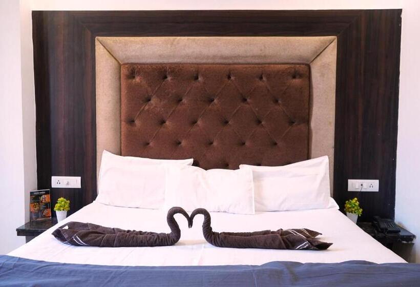 Hotel Bal Residency 120 Mt Golden Temple