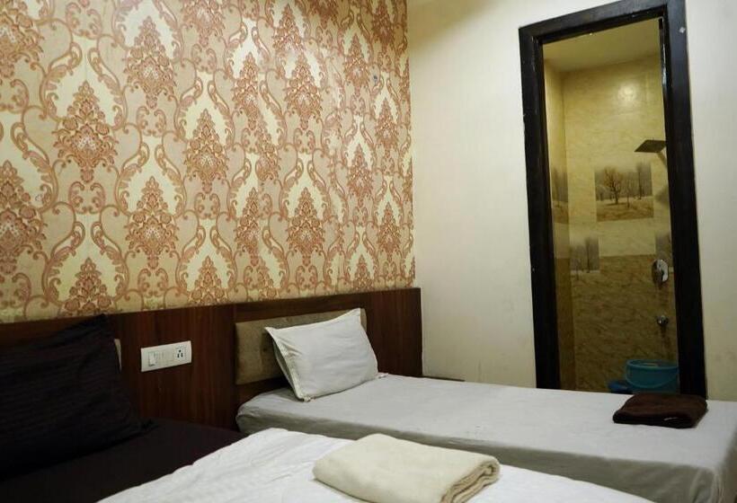 Hotel Bal Residency 120 Mt Golden Temple