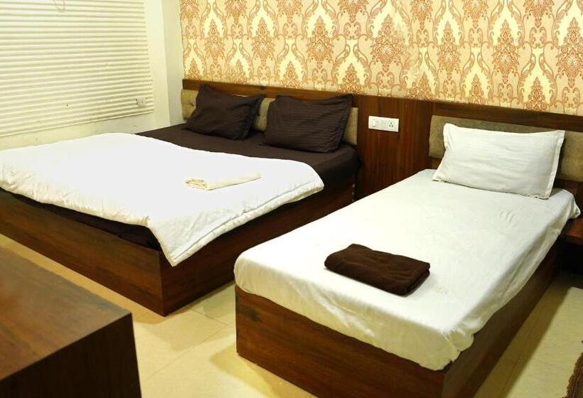 Hotel Bal Residency 120 Mt Golden Temple