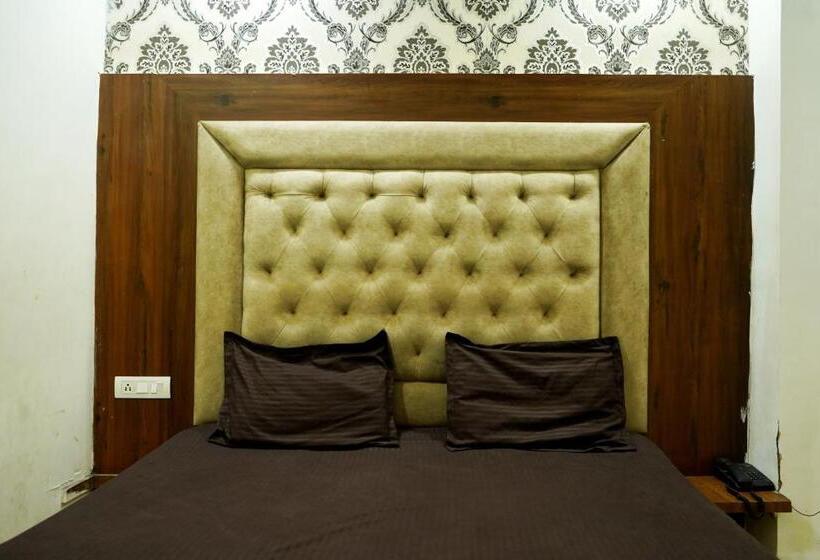 Hotel Bal Residency 120 Mt Golden Temple