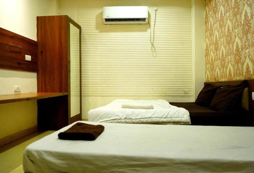 Hotel Bal Residency 120 Mt Golden Temple