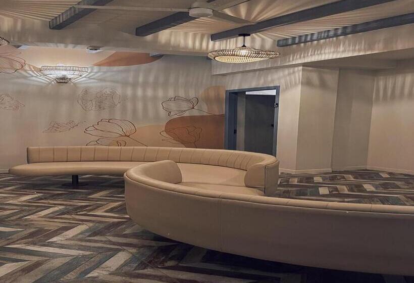 Отель La Papillon Maison