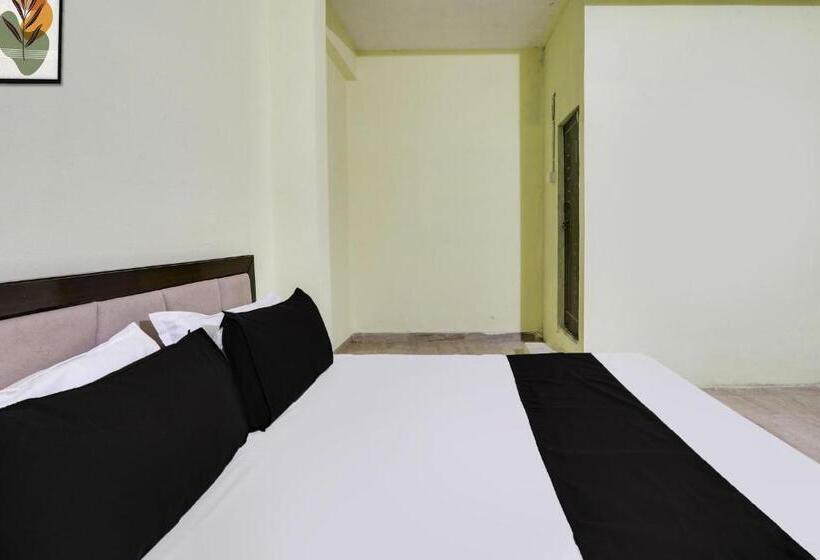 בית מלון כפרי Oyo Family Lodge