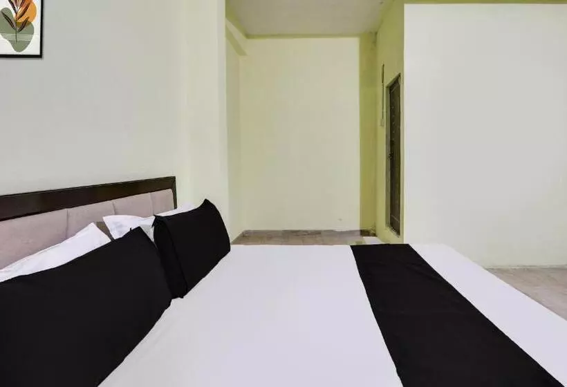ホテル Oyo Family Lodge