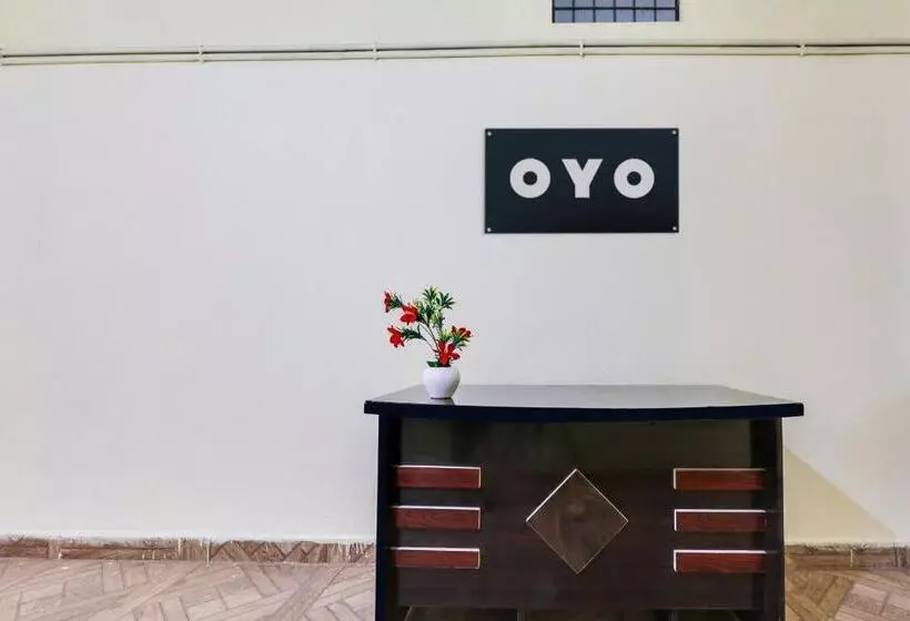 ホテル Oyo Family Lodge