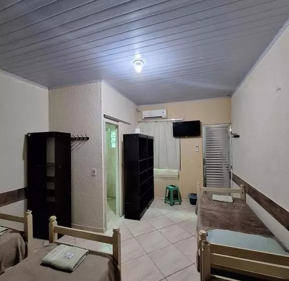 ホテル Pousada Imperial