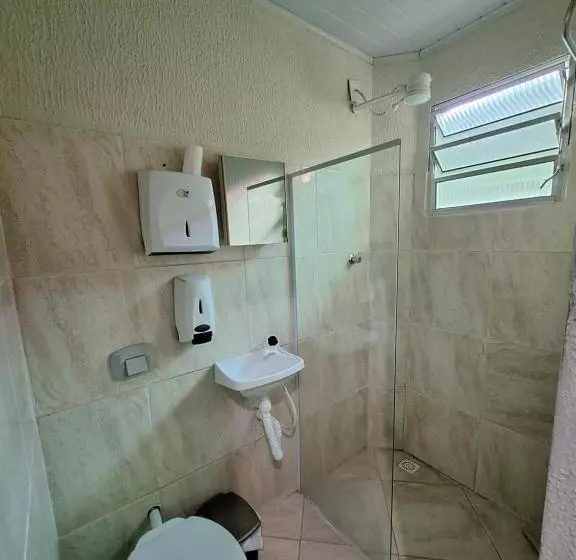 ホテル Pousada Imperial