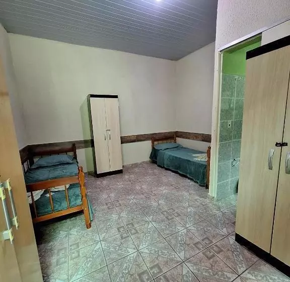 ホテル Pousada Imperial