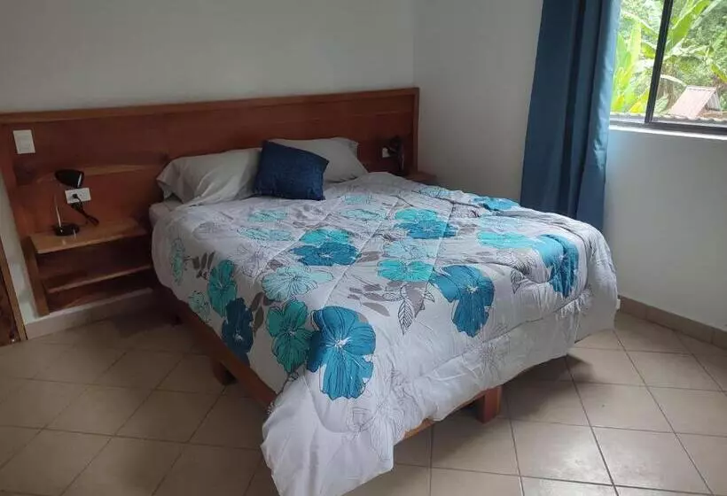 پانسیون La Table De Apoyo