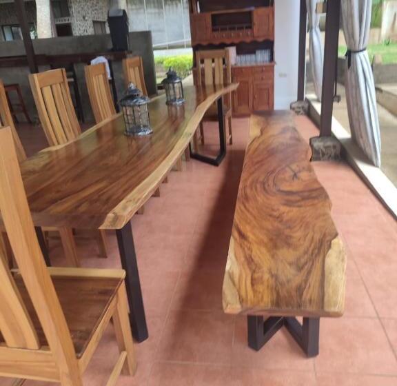 پانسیون La Table De Apoyo