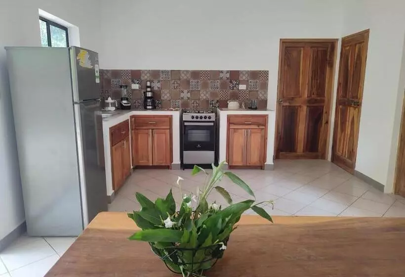 پانسیون La Table De Apoyo