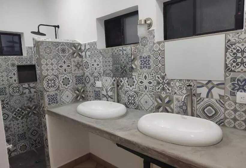 پانسیون La Table De Apoyo