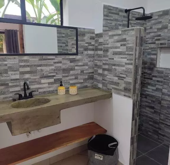 پانسیون La Table De Apoyo