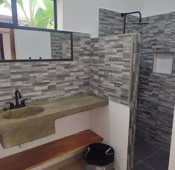 پانسیون La Table De Apoyo