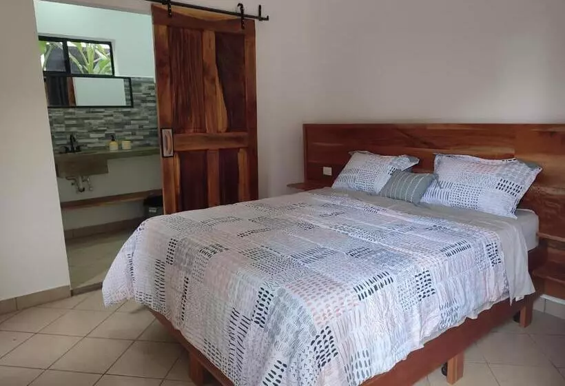 پانسیون La Table De Apoyo