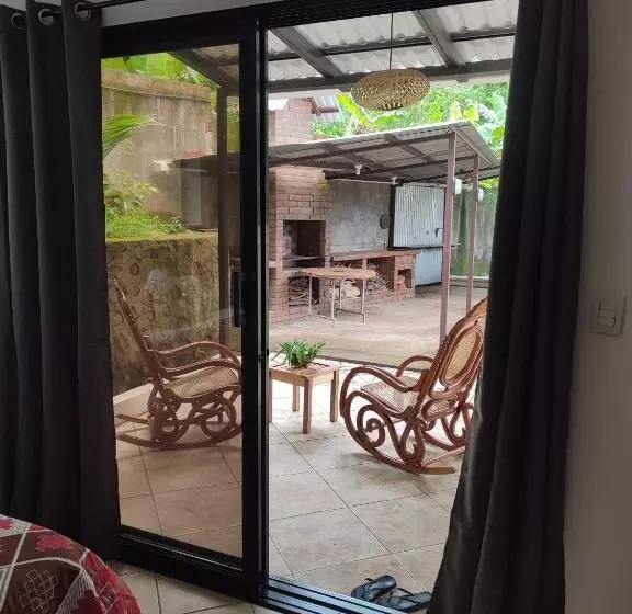 پانسیون La Table De Apoyo