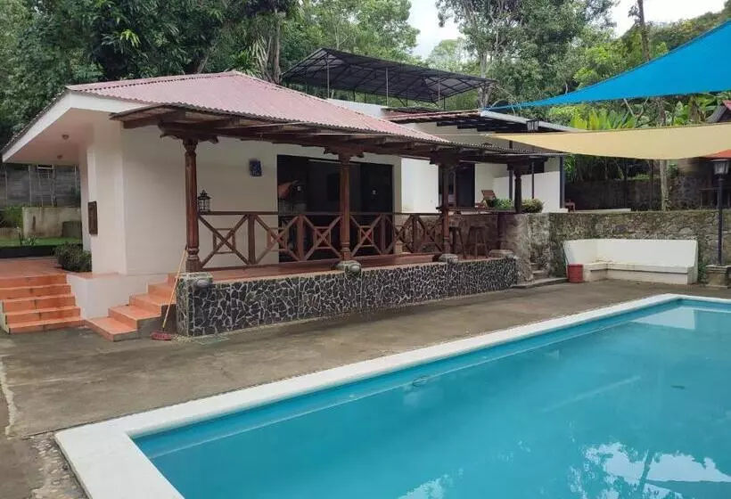 پانسیون La Table De Apoyo