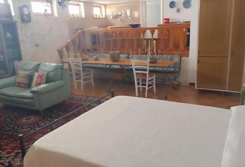 펜션 Taverna Monolocale