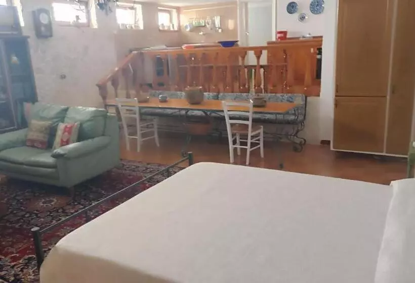 پانسیون Taverna Monolocale