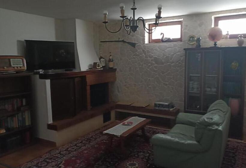 펜션 Taverna Monolocale