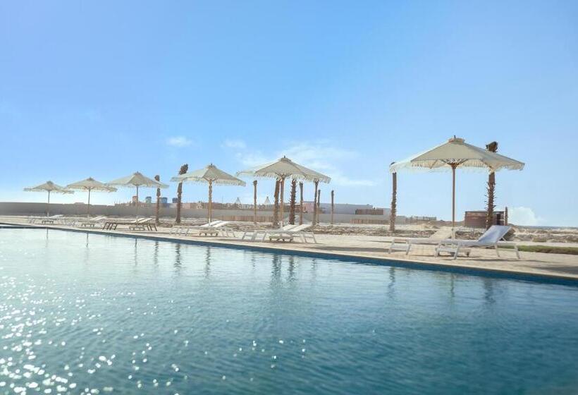 استراحتگاه Makai Cabanas Seashore By Hyde Park