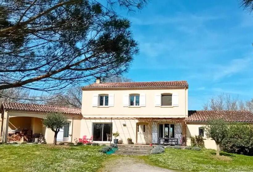 ベッドアンドブレックファースト Spacieuse Chambre Indépendante Avec Salle D Eau Privative à Lempaut