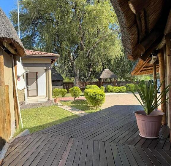 تختخواب و صبحانه Thomo S Inn Guest House