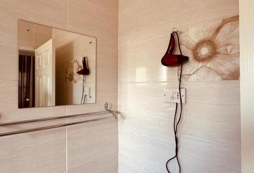 تختخواب و صبحانه Thomo S Inn Guest House