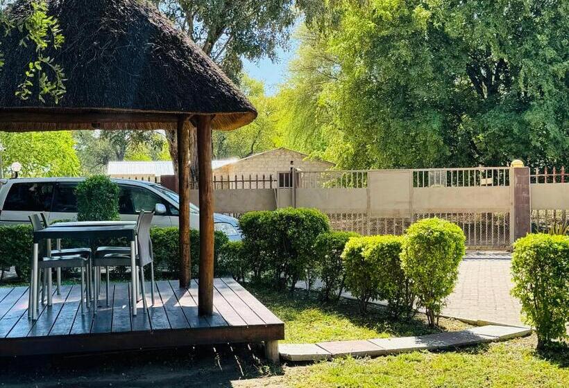 تختخواب و صبحانه Thomo S Inn Guest House