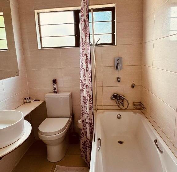 تختخواب و صبحانه Thomo S Inn Guest House