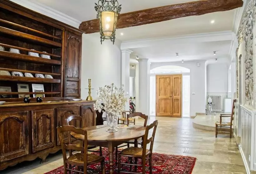 Aamiaismajoitus (B&B) Villa Rouleur