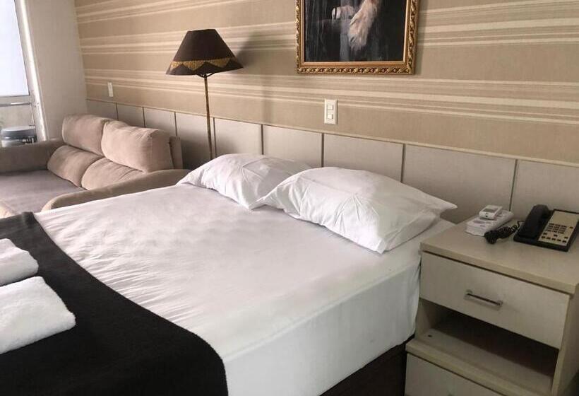 Flat Hotel Morador 1110 Suíte,sofá,varanda,cozinha