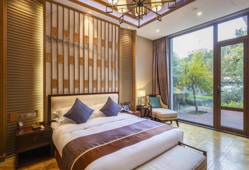 Hotel 登封中州华鼎饭店