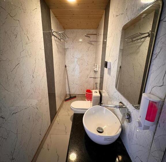 ホテル Dhanolti The Grand Resort