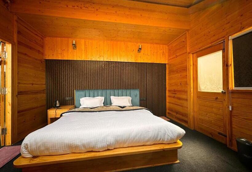 ホテル Dhanolti The Grand Resort