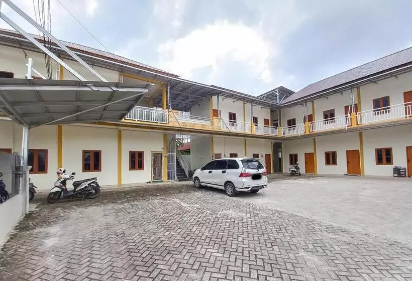 Hotelli Rega Guesthouse Redpartner