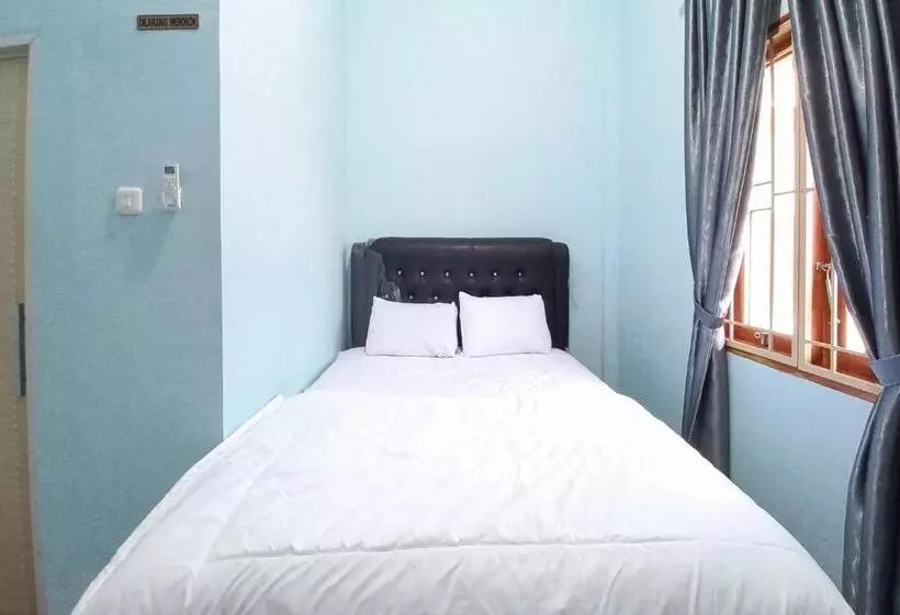 Hotelli Rega Guesthouse Redpartner