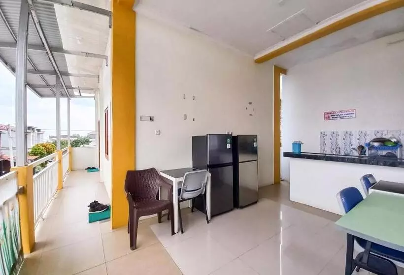 Hotelli Rega Guesthouse Redpartner