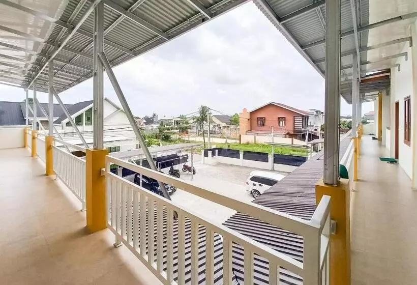 Hotelli Rega Guesthouse Redpartner