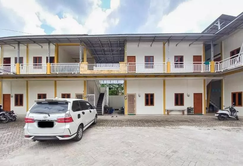 Hotelli Rega Guesthouse Redpartner