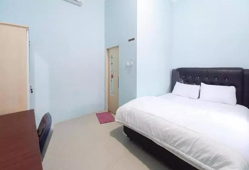 Hotelli Rega Guesthouse Redpartner