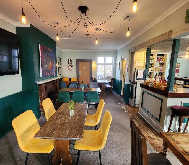 펜션 The Albert Pub