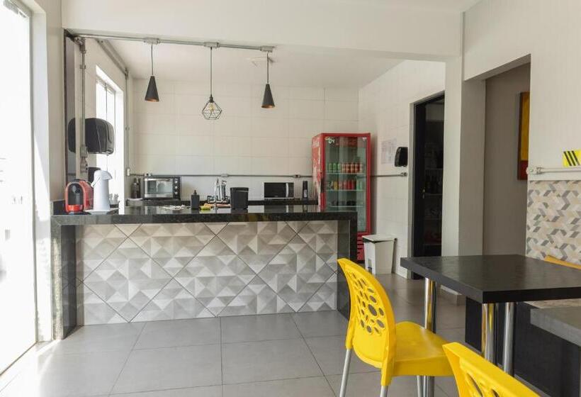 호텔 Califórnia Suítes