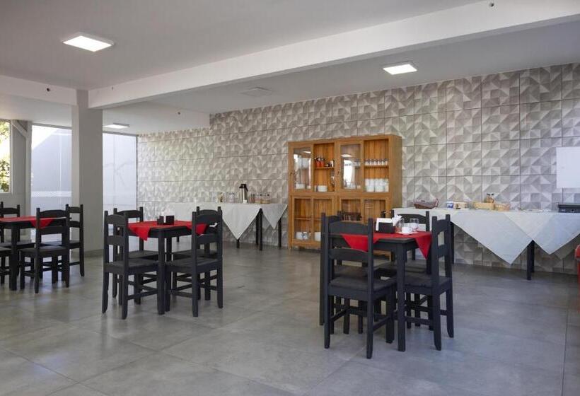 호텔 Califórnia Suítes