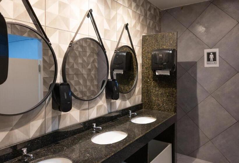 호텔 Califórnia Suítes