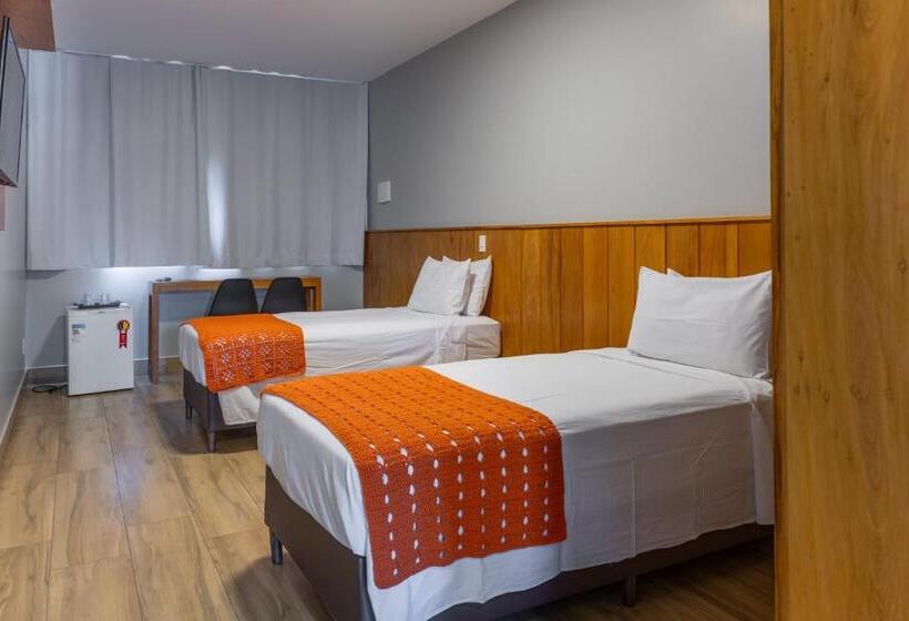 호텔 Califórnia Suítes