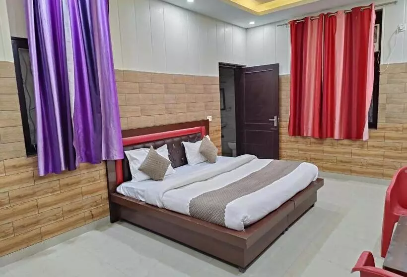 Hotelli Swas Tika Homes Near Wave City Center Noida